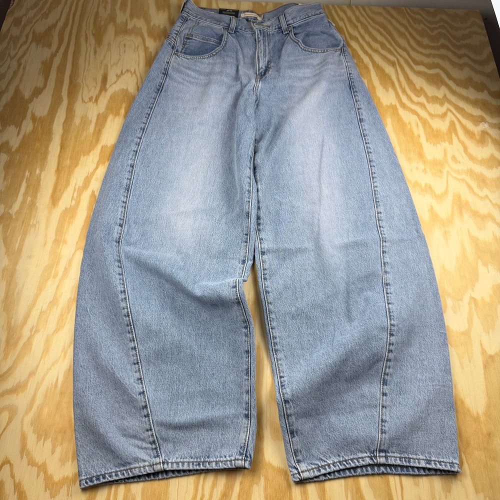 Levis Premium Super Baggy Barrel Jeans Light Wash Blue 26x32 Mid Rise NWT